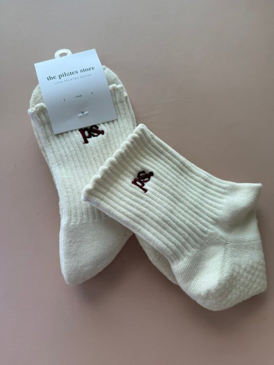 🎁 OG Pilates Store Grip Socks (100% off)